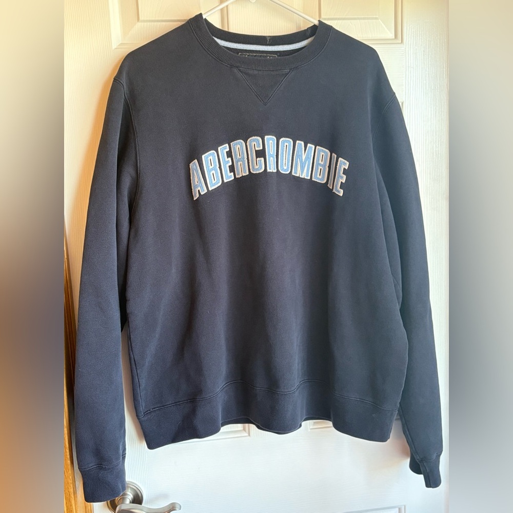 Abercrombie & Fitch Men's Black Sweatshirt